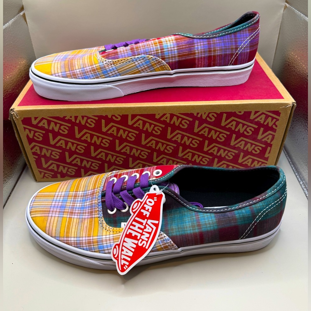 Vans Women's multi-colored plaid Canvas Skate Sneaker - Size 11